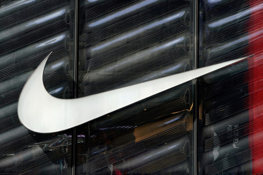Nike reestrutura equipe de liderança enquanto plano de recuperação continua