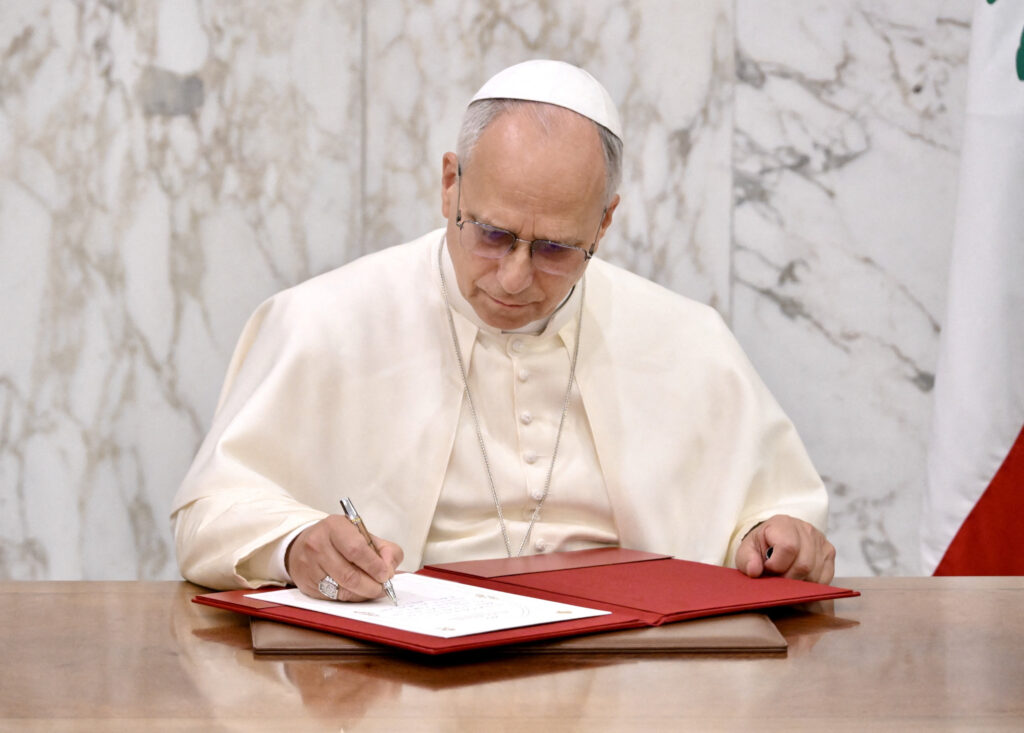 Papa Leão leva mensagem de paz ao Líbano, alvo de ataques israelenses