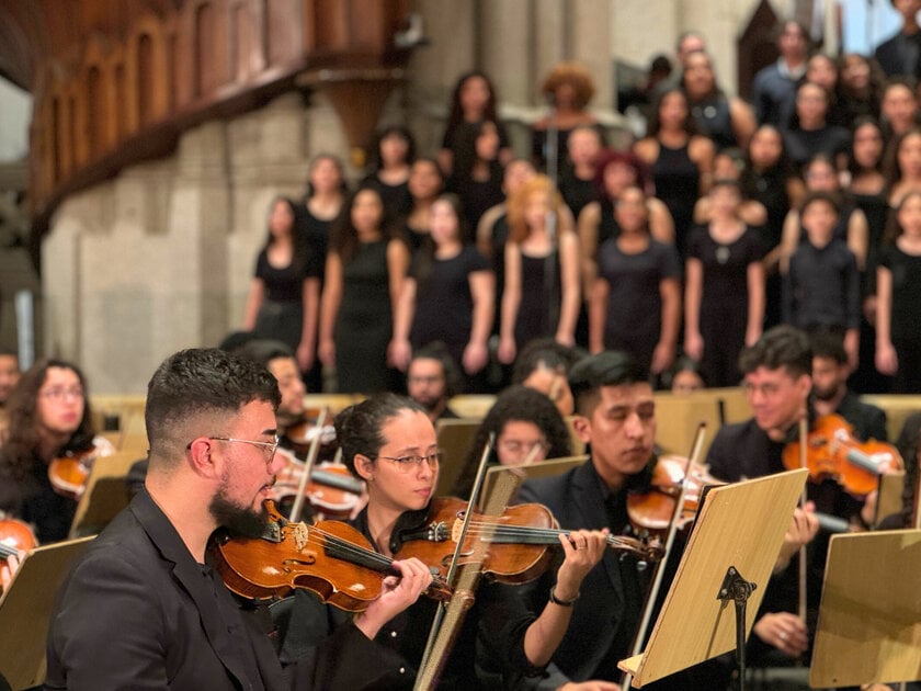 Orquestras e Coral de Heliópolis levam concertos de Natal ao Teatro Baccarelli