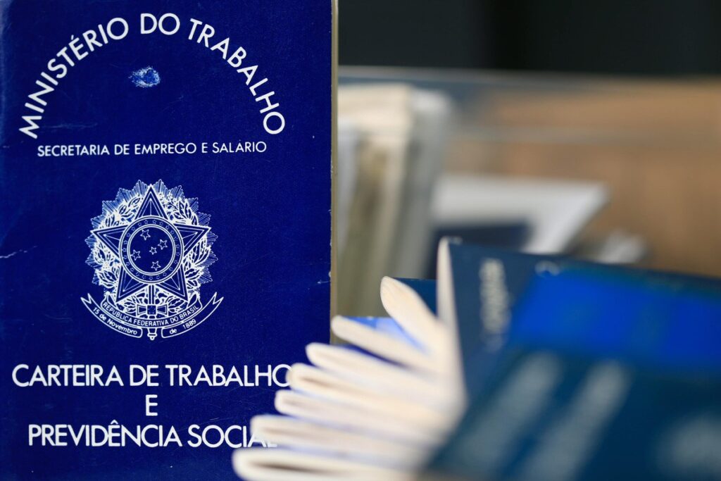 Brasil abre 85,8 mil vagas de trabalho com carteira assinada em novembro | Brasil