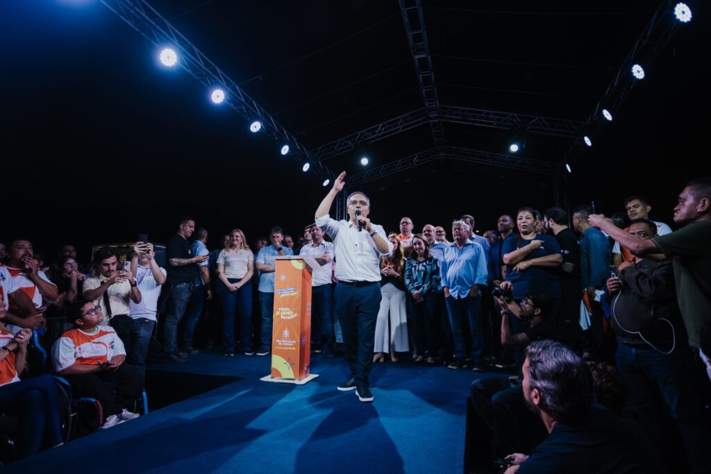 Marcelo Lima inaugura 1ª Ponte Estaiada com show de drones e presença do governador 