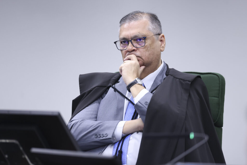 Dino determina envio de relatórios sobre emendas Pix à PF