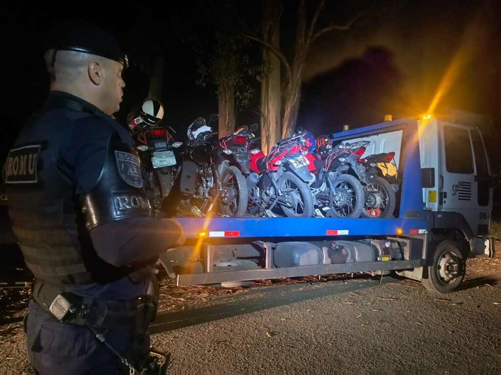 *Em *Em São Bernardo, Romu identifica cinco motos com placas adulteradas escondidas em área de mata no Batistini
