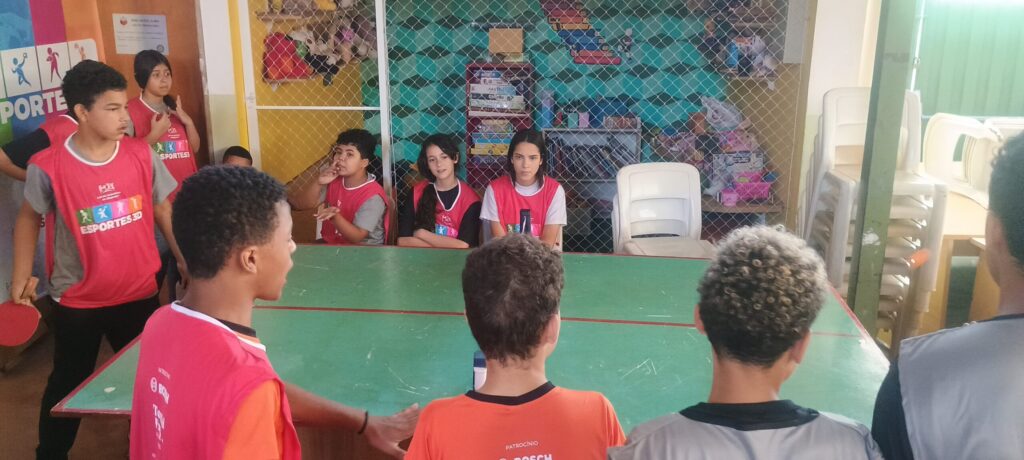Esporte abre caminhos para 120 jovens atendidos pelo Grupo Primavera
