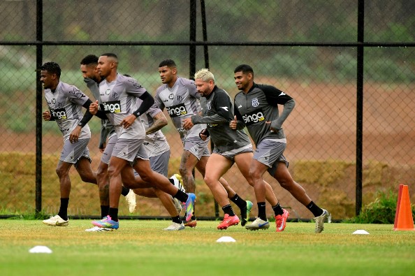 Em meio à crise financeira, Ponte Preta preserva base campeã da Série C