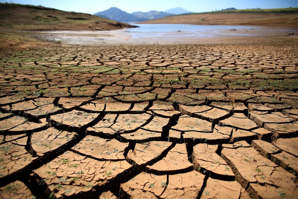 Com recorde de calor, áreas de SP ficam sem água e Sabesp alega alta no consumo | Empresas