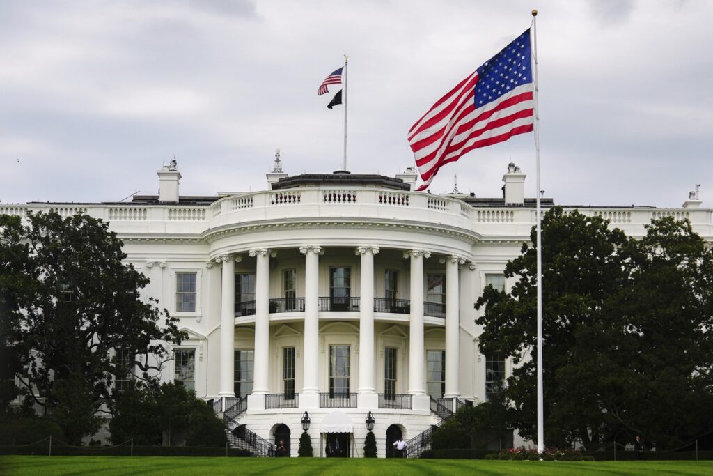 Governo Trump amplia lista de países com restrições de viagem | Mundo