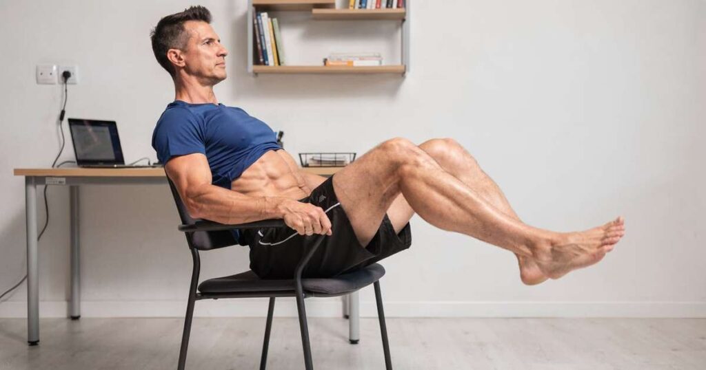 Exercício de 3 minutos na cadeira para a barriga diminuir