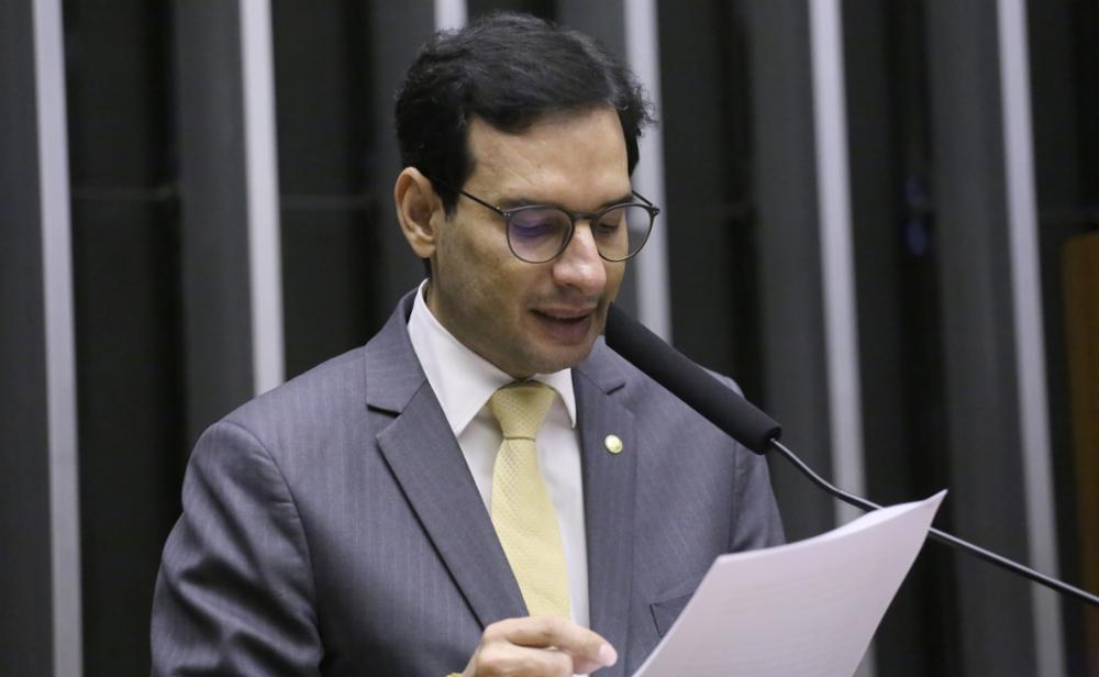 Relator de PL sobre fim da escala 6×1 apresenta texto que pode ser contraponto à PEC