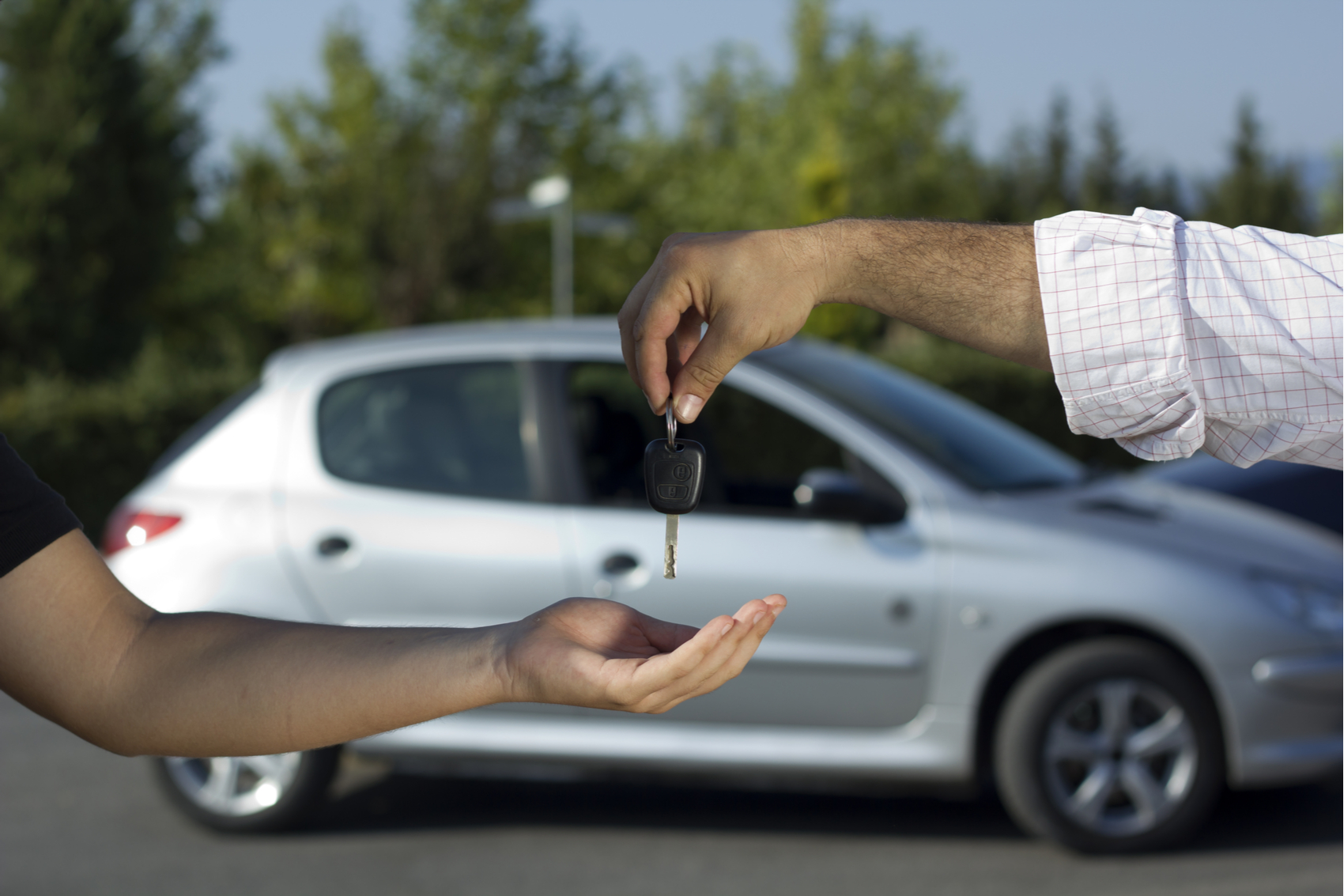 Carro zero ou seminovo completo? Veja o que vale mais a pena no mercado atual