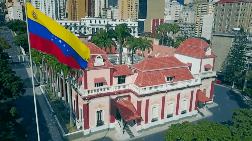 Erro de comunicação resulta em disparos perto de palácio presidencial em Caracas