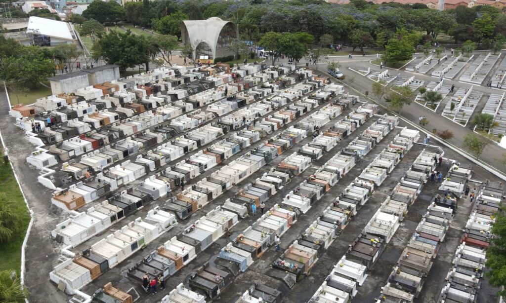 Cemitério Curuça, em Santo André, é um dos destinos FOTO: Celso Luiz/Banco de Dados  Diário do Grande ABC - Notícias e informações do Grande ABC: Santo André, São Bernardo, São Caetano, Diadema, Mauá, Ribeirão Pires e Rio Grande da Serra