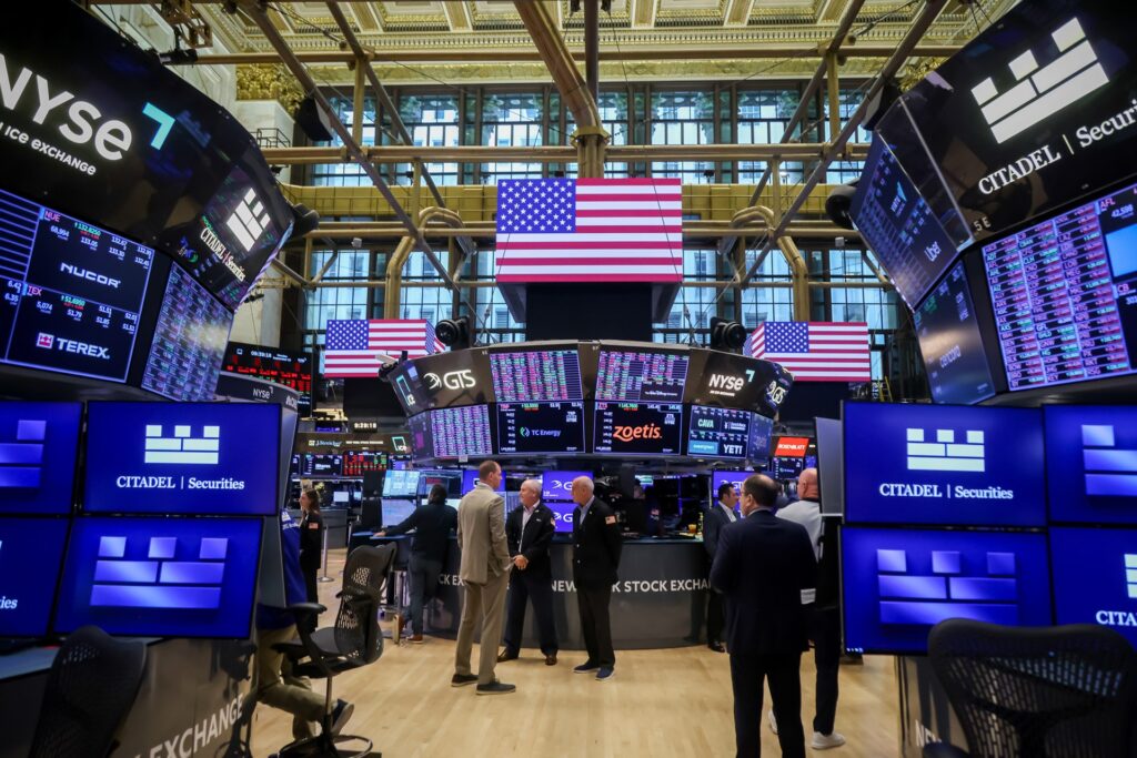Futuros de NY abrem 2026 em alta com novo impulso de ações de IA