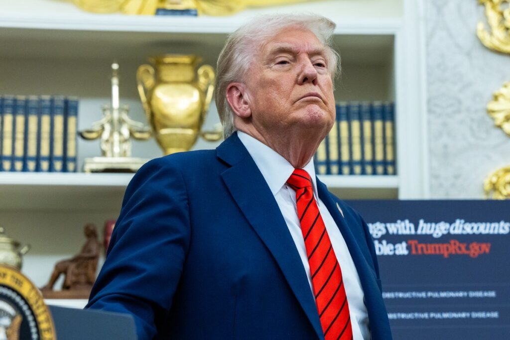 Trump usa decreto para pressionar executivos do setor de defesa a investir na produção | Empresas