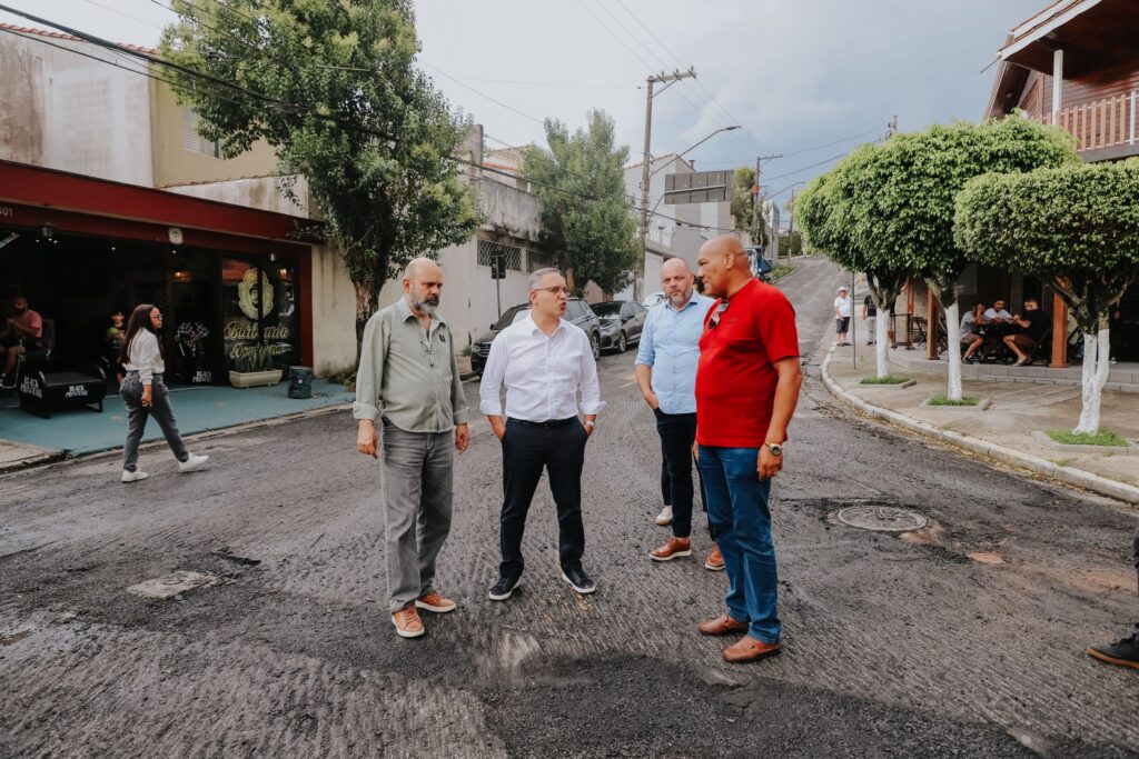 Programa Minha Rua Nova inicia obras de recapeamento na Av. Humberto de Alencar Castelo Branco e via do Santa Terezinha