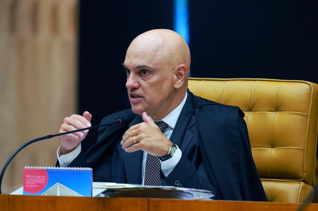 Moraes se declara impedido e Gilmar vai julgar habeas corpus de Bolsonaro