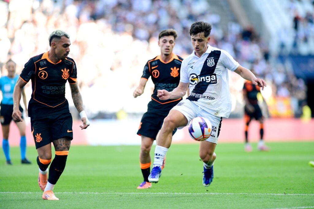Com gols no segundo tempo, Ponte Preta é derrotada pelo Corinthians na estreia do Paulistão