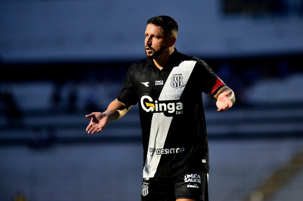 Elvis faz forte desabafo e critica diretoria da Ponte Preta após nova derrota: 'É uma vergonha'
