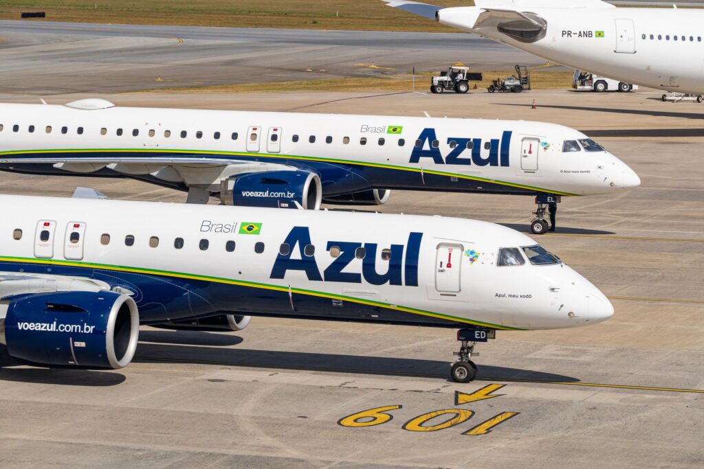 Azul (AZUL53) ação cai 30% após conversão de papéis preferenciais em ordinários