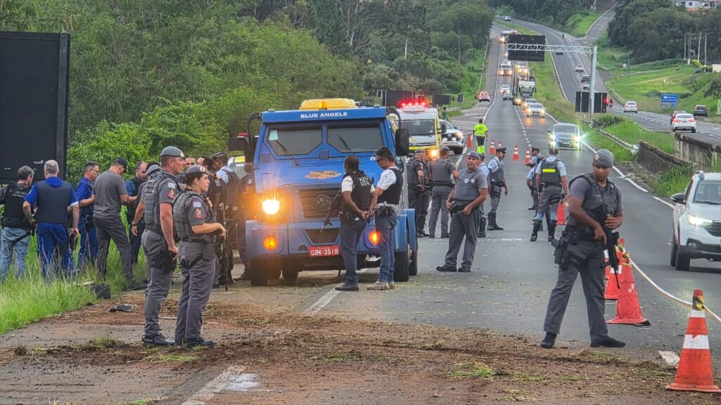 Vídeos e fotos: Ataque a carro-forte em Piracicaba tem cenas de ação e explosão