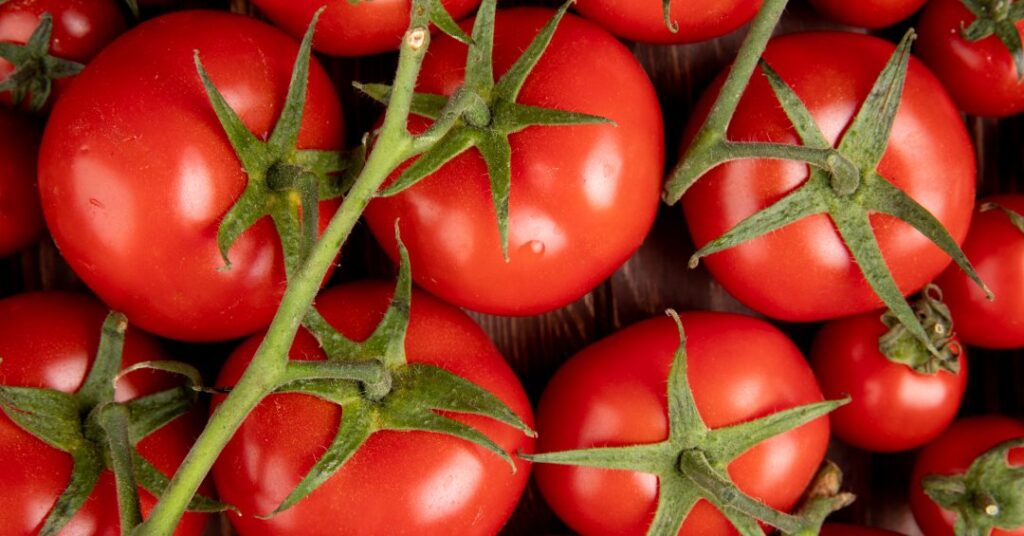 Consumo de tomate é associado a menor risco de pressão alta, sugere estudo