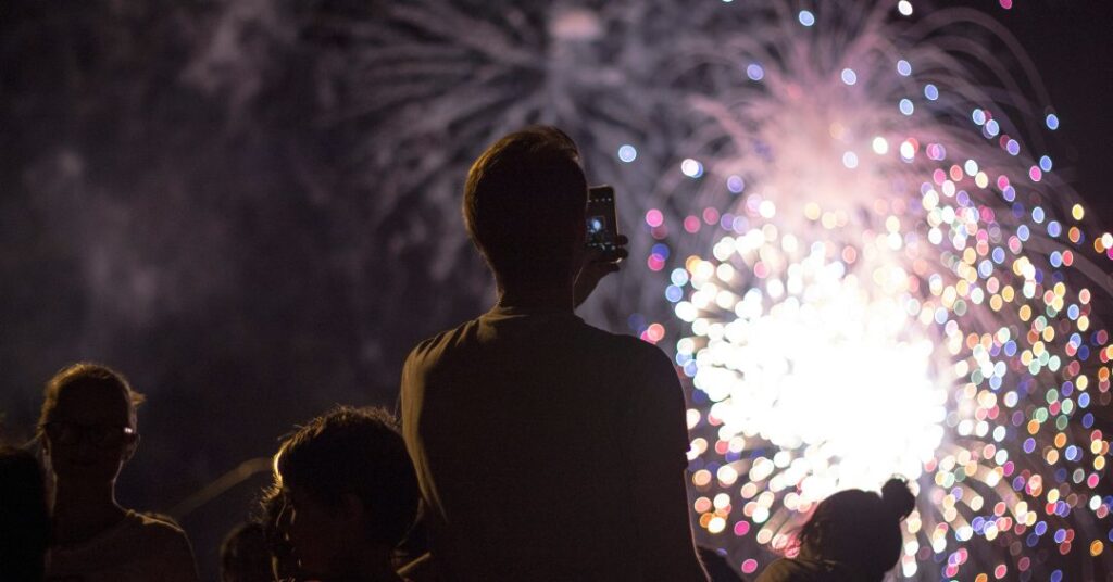 Fogos de artifício no fim de ano: perigos, cuidados e primeiros socorros