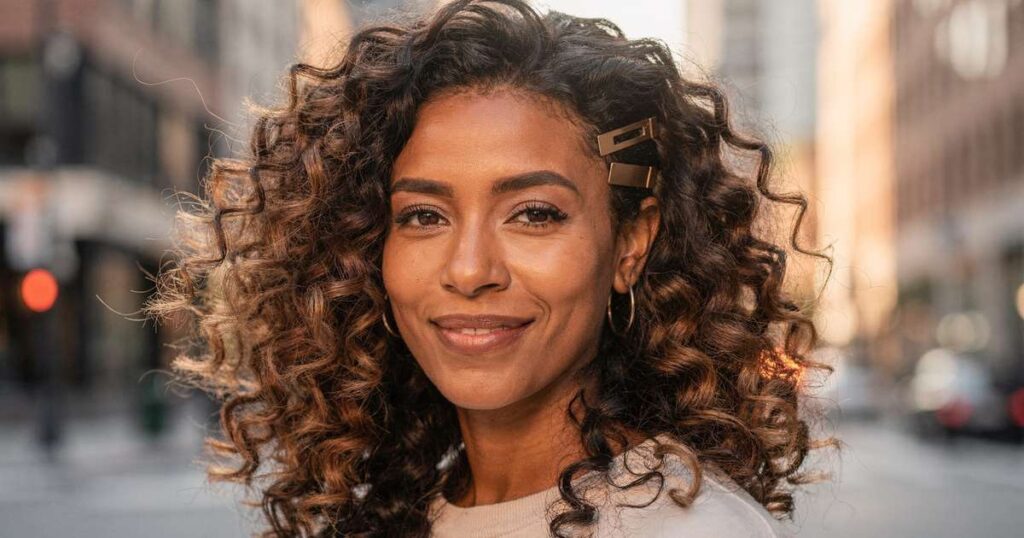 Os melhores penteados que substituem o cabelo liso e dominam as tendências de 2026