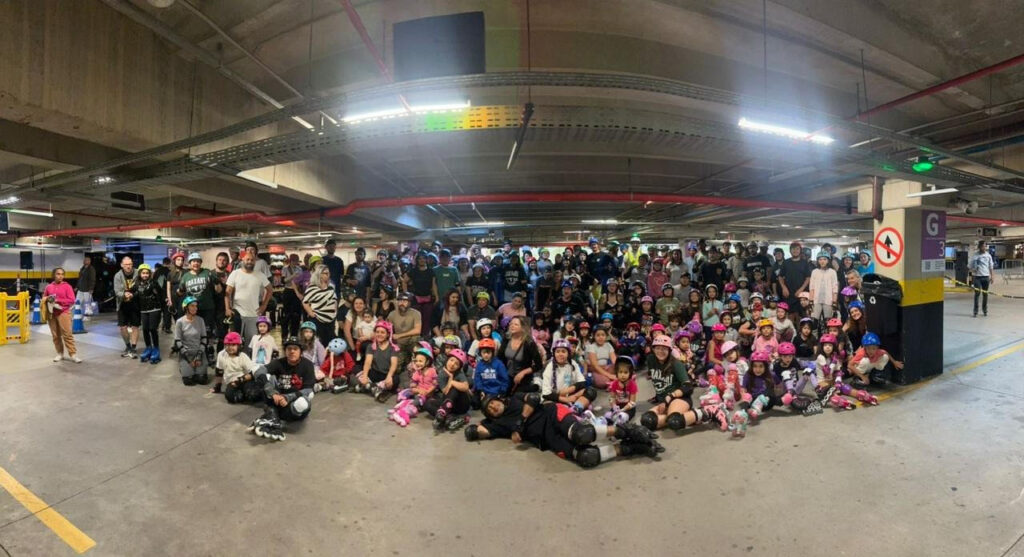 Patinação volta ao Atrium Shopping com Festa do Branco e programação especial de férias