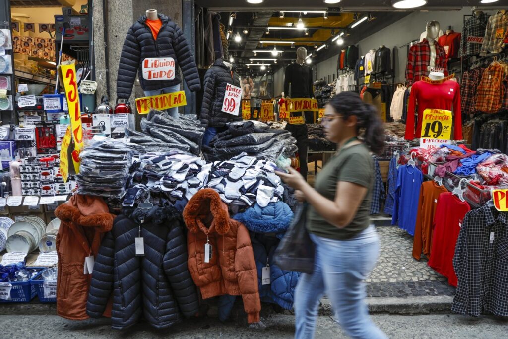 Varejo, serviços e indústria apontam para PIB perto de zero no 4º trimestre; alta em 2025 deve ficar acima de 2% | Brasil
