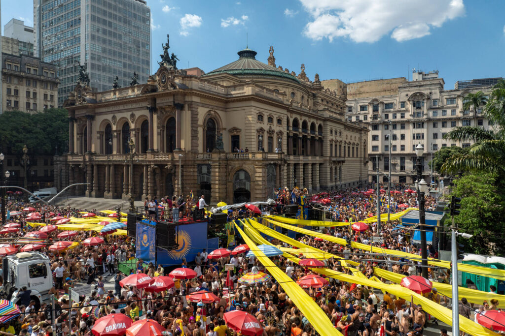 MP pede que SP libere blocos sem cadastro no Carnaval - 10/02/2026 - Mônica Bergamo