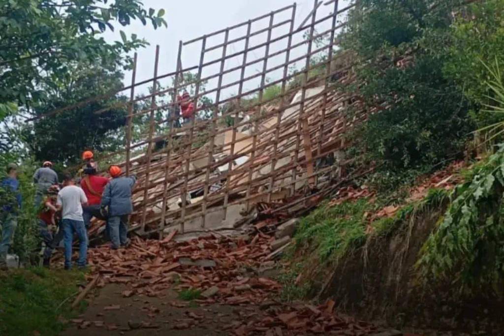 Defesa Civil monitora efeitos das chuvas no litoral de SP - 22/02/2026 - Cotidiano