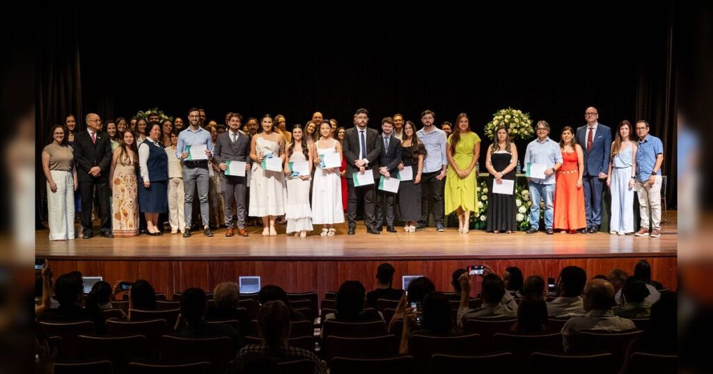 Hospital da Providência e Materno Infantil celebram formatura de novos especialistas da Residência Médica
