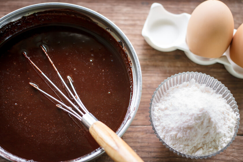 Receita de bolo de chocolate com pistache: fofinho, cremoso e fácil de fazer