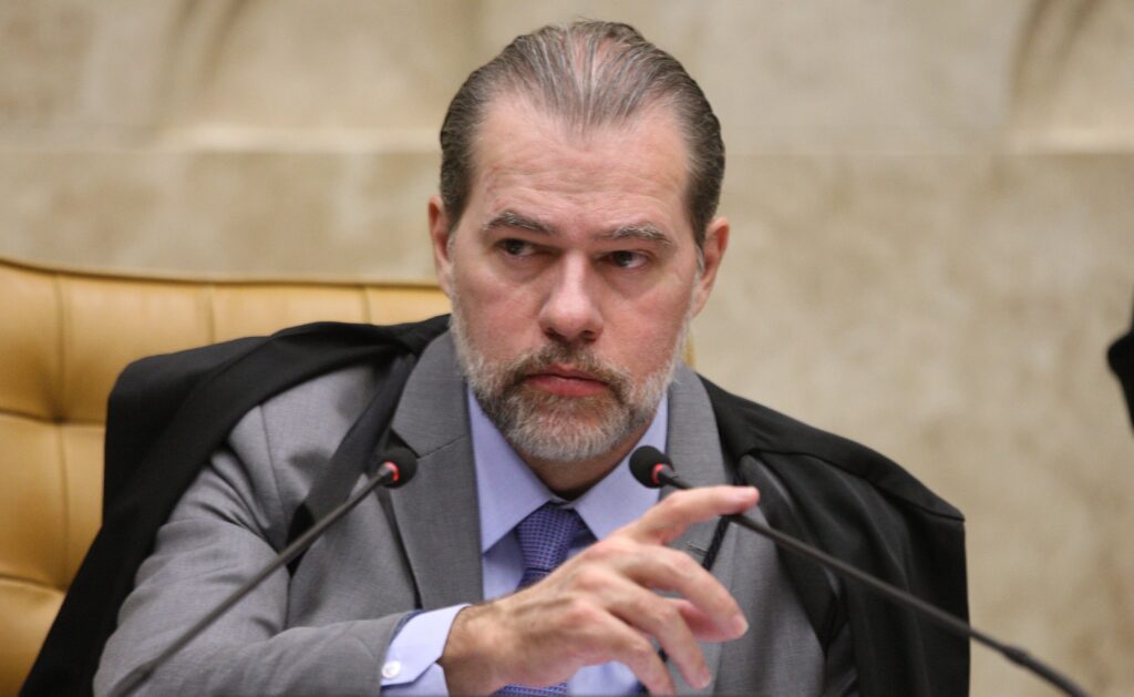OAB pede a Fachin fim do inquérito das fake news no STF, investigação que dura 7 anos