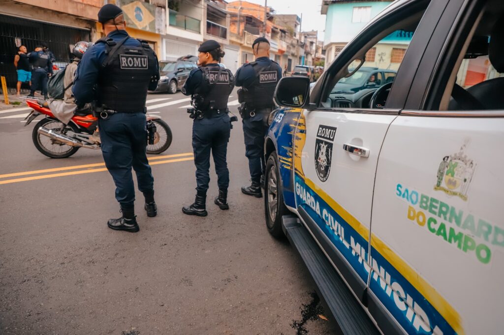 ROMU de São Bernardo prende em flagrante homem por roubo após invasão de residência no Alves Dias
