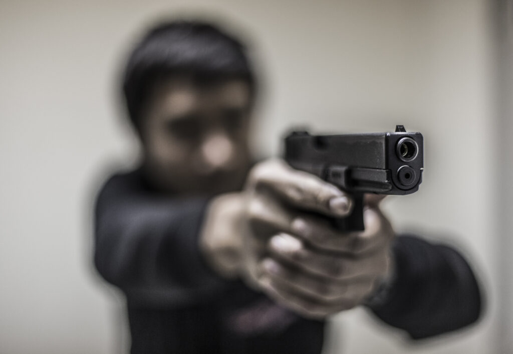 STJ julga se deve haver perícia da arma para subir pena por roubo