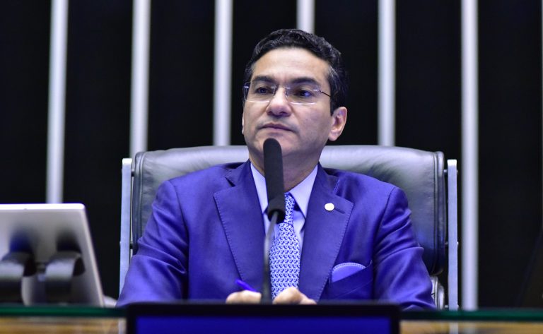 presidente do Republicanos critica PEC do fim da jornada 6×1