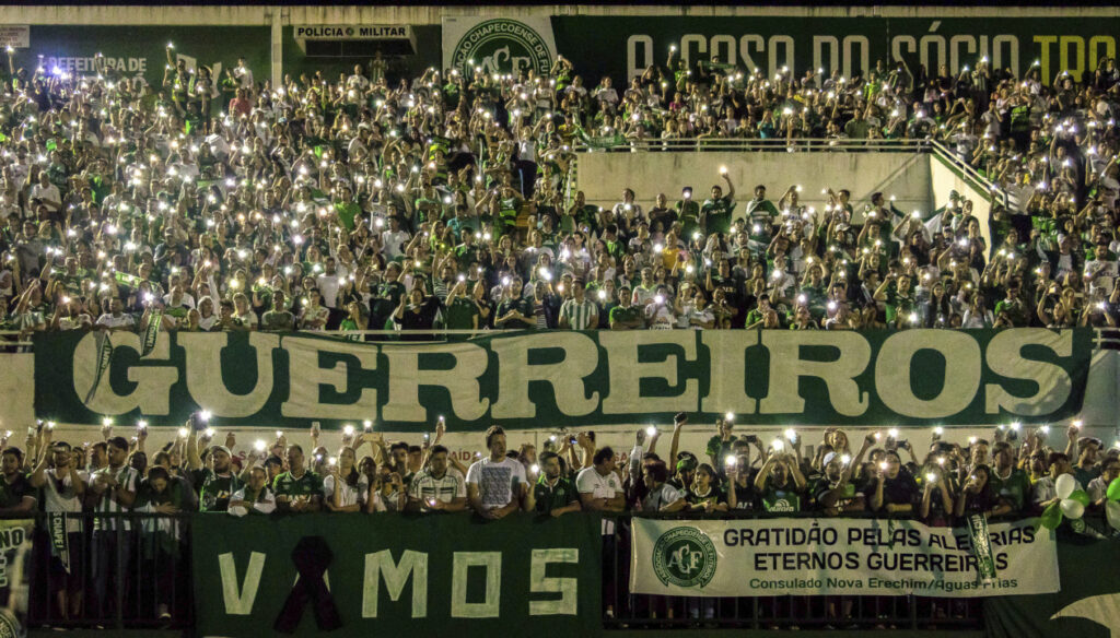 Tributo à Chapecoense e às vítimas da tragédia