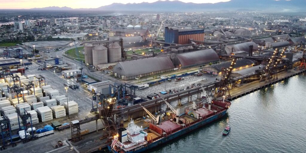 Economia brasileira cresce 2,3% em 2025, revela IBGE
