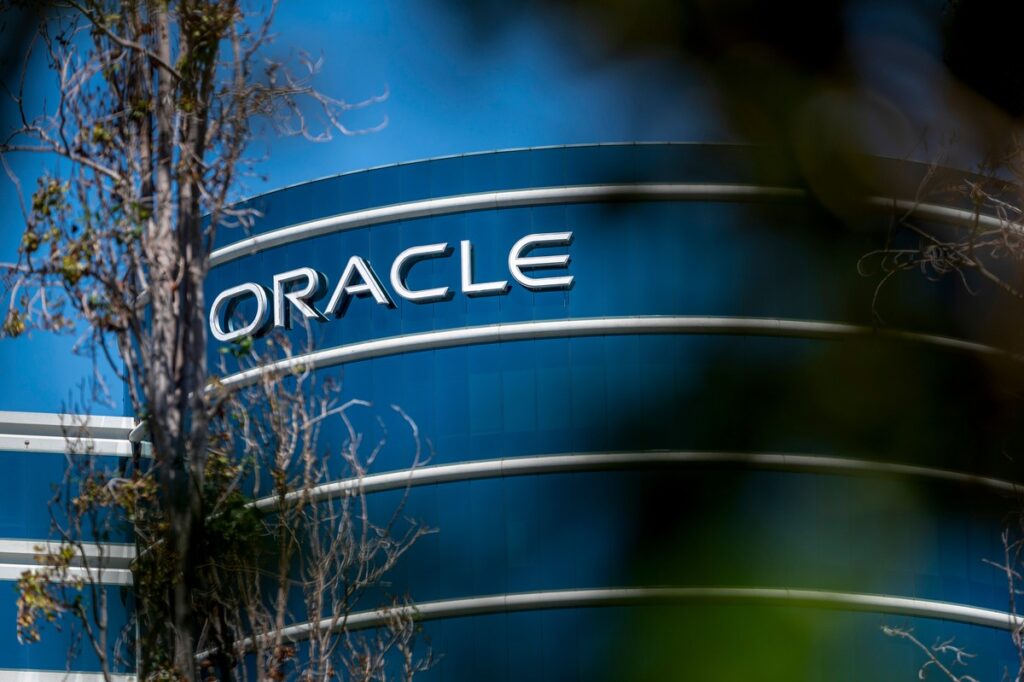 Mercado aprova balanço da Oracle, mas se preocupa com avanço das dívidas