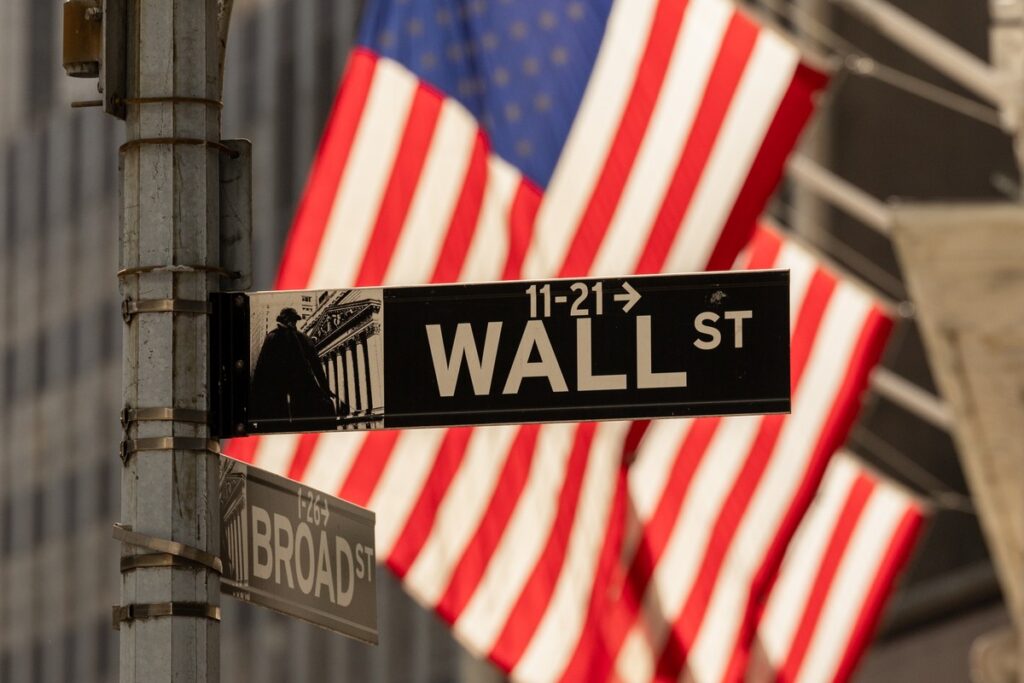Bolsas de NY têm forte alta com recuo do petróleo e avanço do setor de tecnologia | Finanças