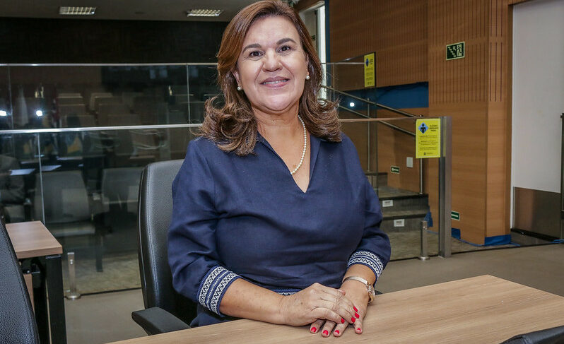 Vereadora homenageia Hora Campinas com votos de aplauso pelos 5 anos do portal
