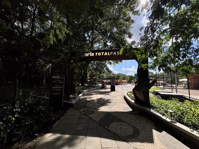 Novo espaço no Parque Villa-Lobos tem aulas gratuitas, beach tennis e música ao pôr do sol