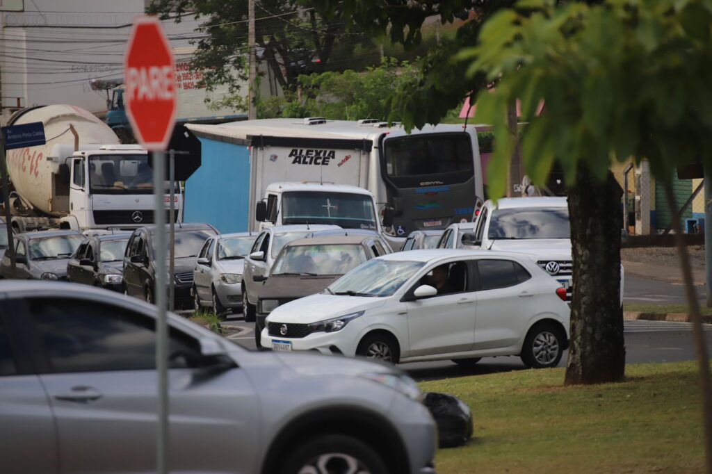 Ponto crítico para motoristas de Jaguariúna, obras na rotatória da UPA começam nesta segunda