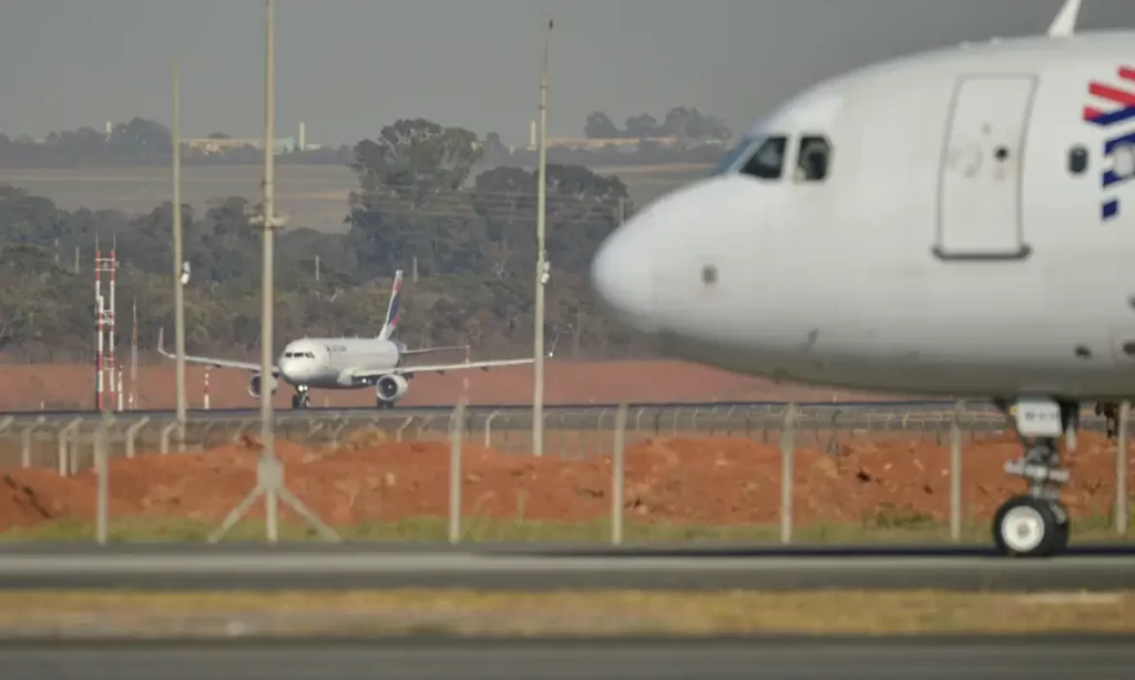 Voo da Latam de Brasília a São Paulo é adiado por falsa ameaça de bomba