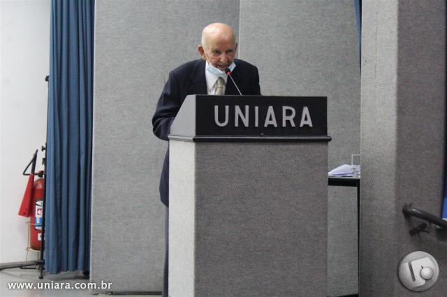 Em 2022, Fernando da Costa Tourinho Filho recebeu o título de professor emérito da Universidade de Araraquara (Uniara)