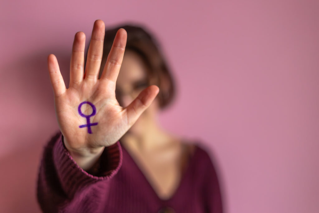 Lei que exige campanhas contra violência de gênero é válida