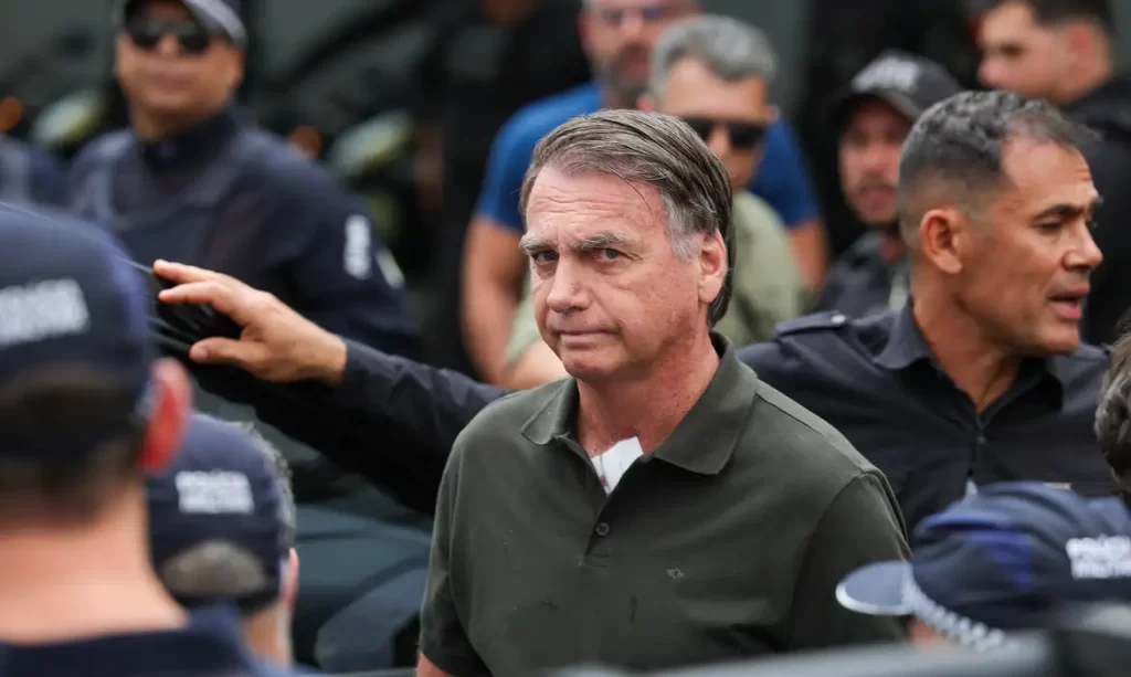 PGR dá parecer favorável à prisão domiciliar humanitária de Bolsonaro