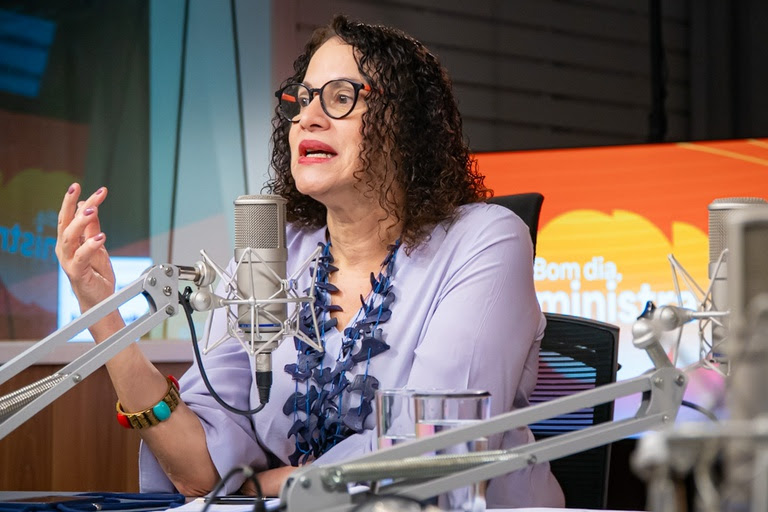 Luciana Santos: “A visibilidade é o que inspira meninas a percorrerem as carreiras científicas”