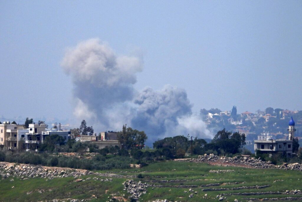 Israel ataca sul do Líbano em meio a cessar-fogo - 26/04/2026 - Mundo